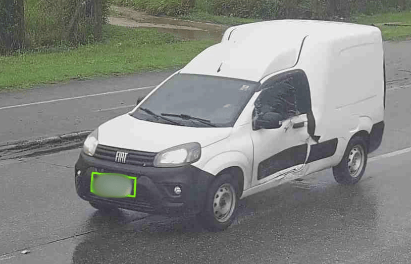 Fiorino danificada com cabine estendida